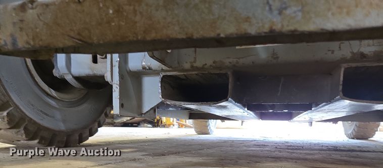 image for item DP6257 2000 Mayville Engineering Co Inc. 3768ES scissor lift