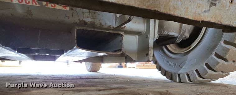 image for item DP6257 2000 Mayville Engineering Co Inc. 3768ES scissor lift