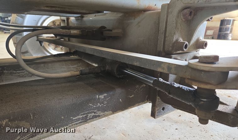 image for item DP6257 2000 Mayville Engineering Co Inc. 3768ES scissor lift