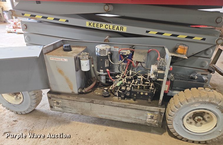 image for item DP6257 2000 Mayville Engineering Co Inc. 3768ES scissor lift