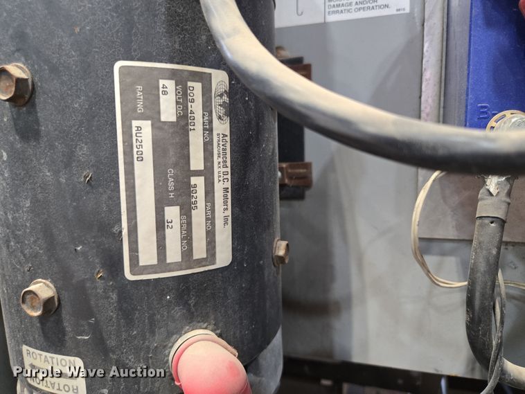 image for item DP6257 2000 Mayville Engineering Co Inc. 3768ES scissor lift