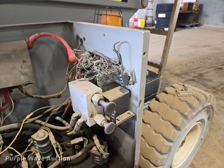 image for item DP6257 2000 Mayville Engineering Co Inc. 3768ES scissor lift