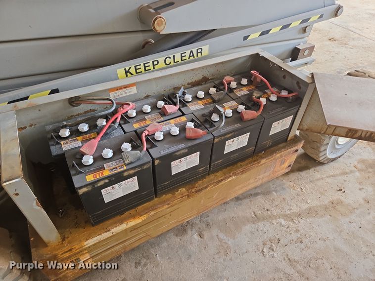 image for item DP6257 2000 Mayville Engineering Co Inc. 3768ES scissor lift