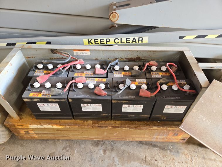 image for item DP6257 2000 Mayville Engineering Co Inc. 3768ES scissor lift