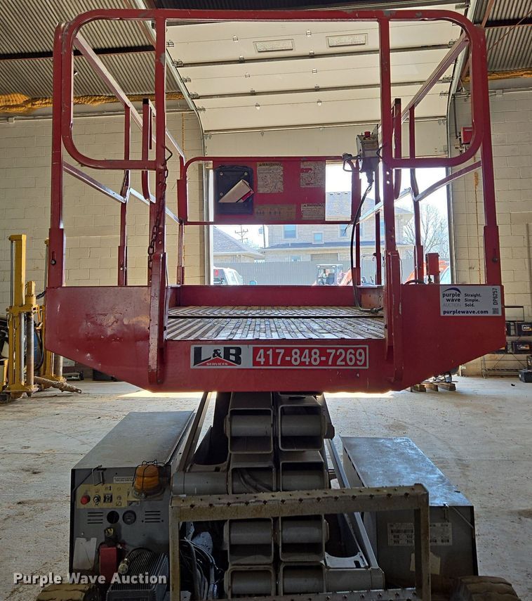 image for item DP6257 2000 Mayville Engineering Co Inc. 3768ES scissor lift