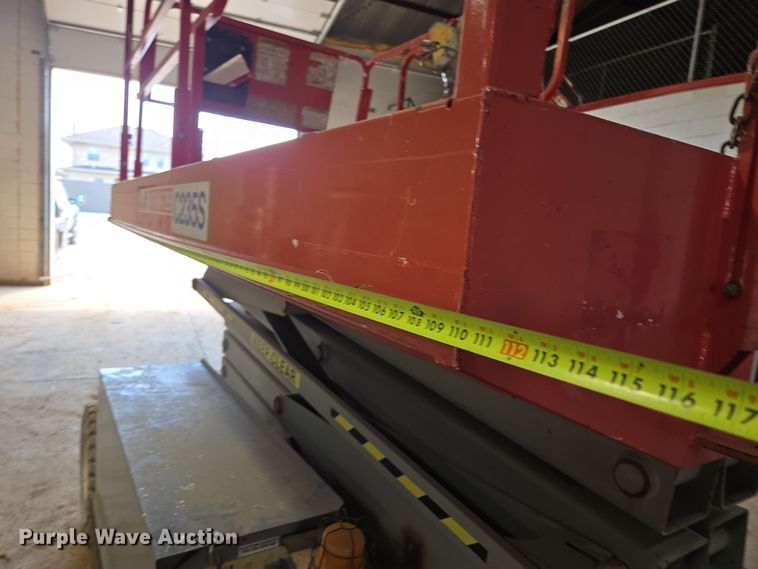 image for item DP6257 2000 Mayville Engineering Co Inc. 3768ES scissor lift