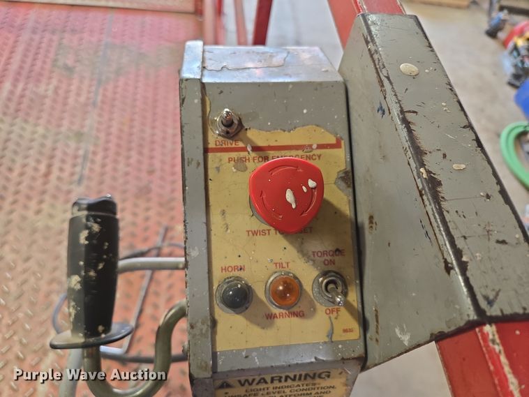 image for item DP6257 2000 Mayville Engineering Co Inc. 3768ES scissor lift