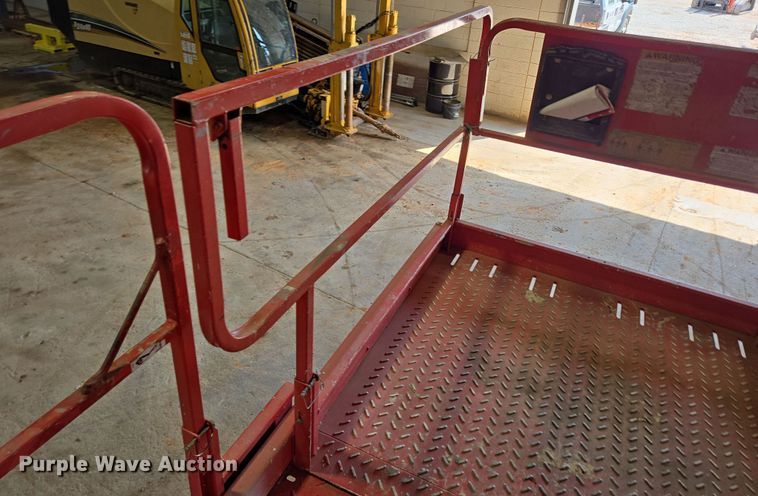 image for item DP6257 2000 Mayville Engineering Co Inc. 3768ES scissor lift