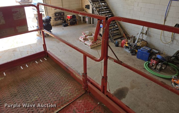 image for item DP6257 2000 Mayville Engineering Co Inc. 3768ES scissor lift