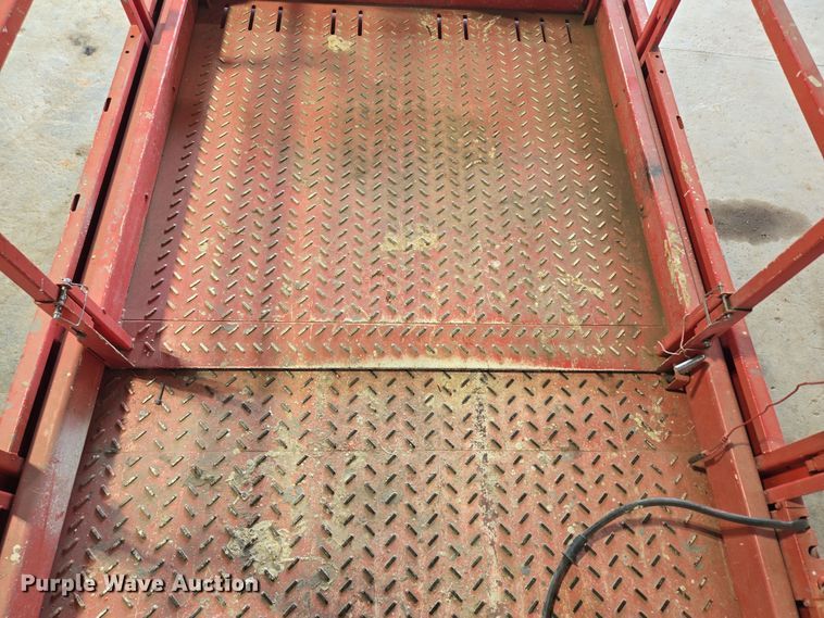 image for item DP6257 2000 Mayville Engineering Co Inc. 3768ES scissor lift