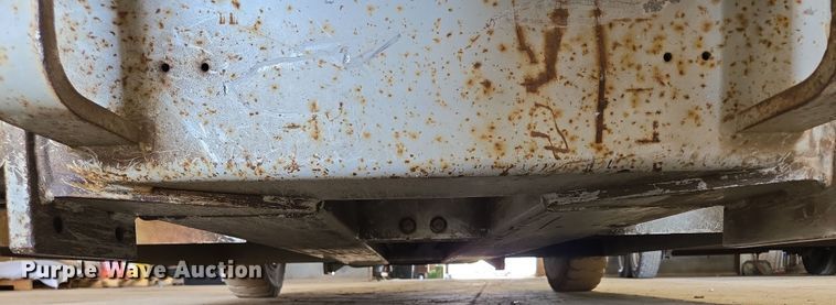 image for item DP6257 2000 Mayville Engineering Co Inc. 3768ES scissor lift