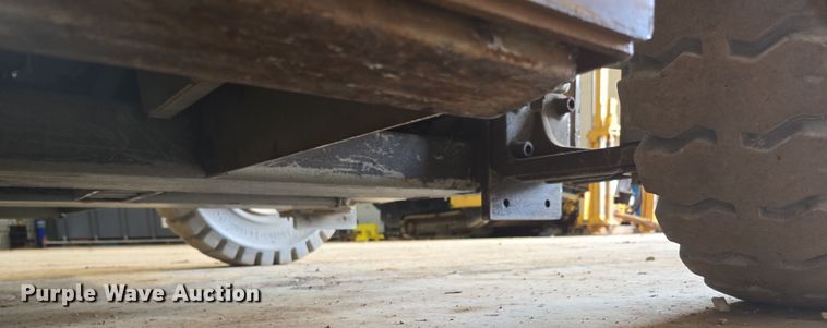 image for item DP6257 2000 Mayville Engineering Co Inc. 3768ES scissor lift