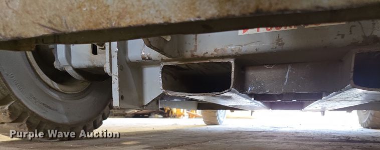 image for item DP6257 2000 Mayville Engineering Co Inc. 3768ES scissor lift