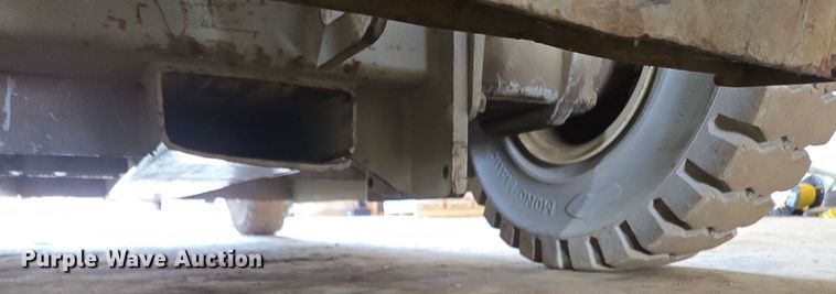 image for item DP6257 2000 Mayville Engineering Co Inc. 3768ES scissor lift