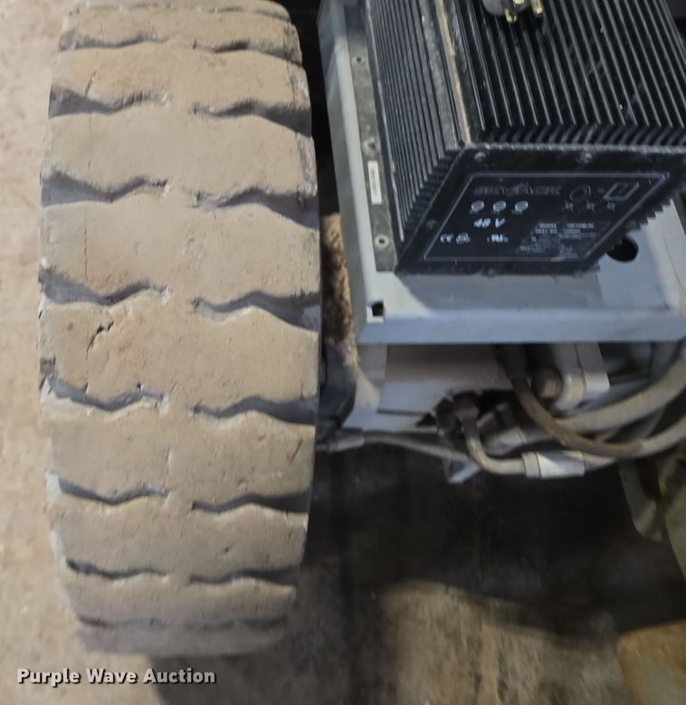 image for item DP6257 2000 Mayville Engineering Co Inc. 3768ES scissor lift