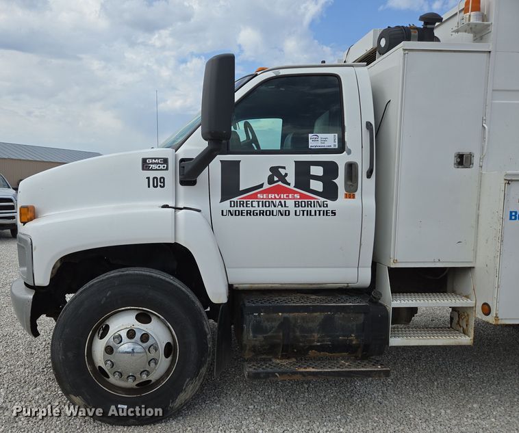 image for item DP6259 2006 GMC C7500 utility / service truck