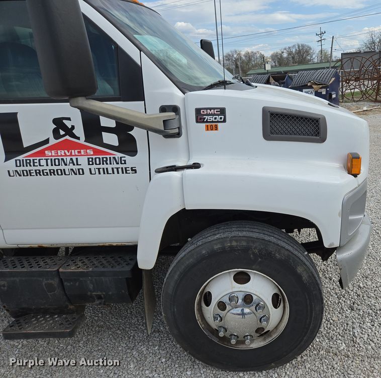 image for item DP6259 2006 GMC C7500 utility / service truck