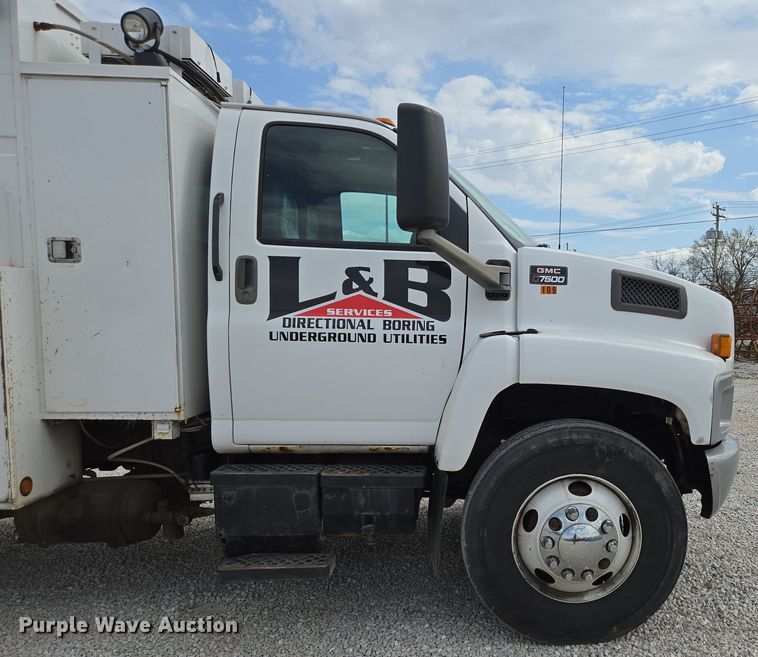 image for item DP6259 2006 GMC C7500 utility / service truck