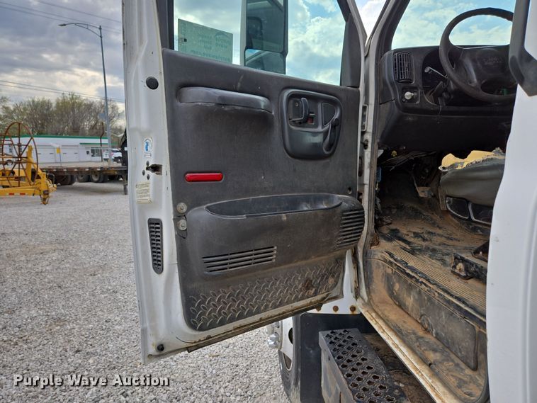 image for item DP6259 2006 GMC C7500 utility / service truck