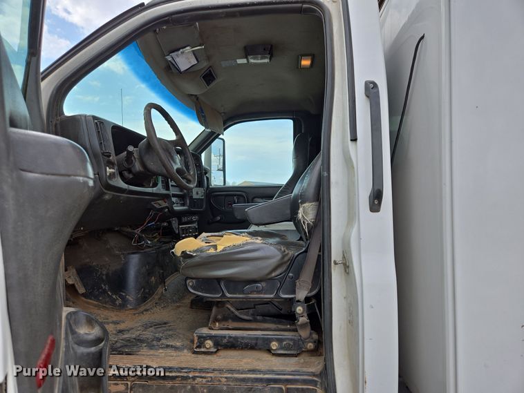 image for item DP6259 2006 GMC C7500 utility / service truck