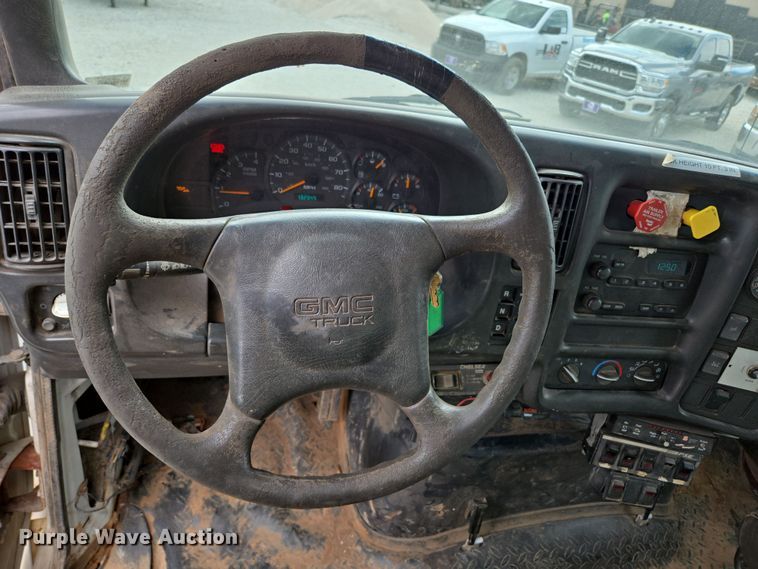 image for item DP6259 2006 GMC C7500 utility / service truck