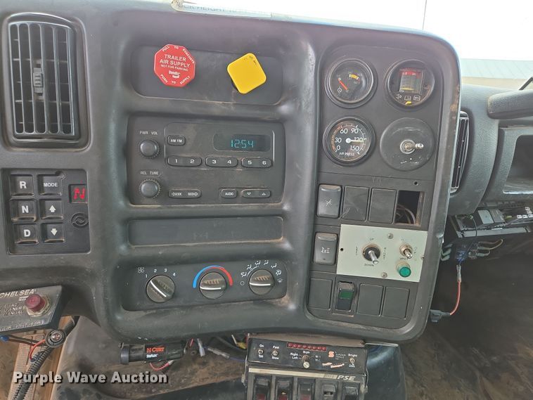 image for item DP6259 2006 GMC C7500 utility / service truck