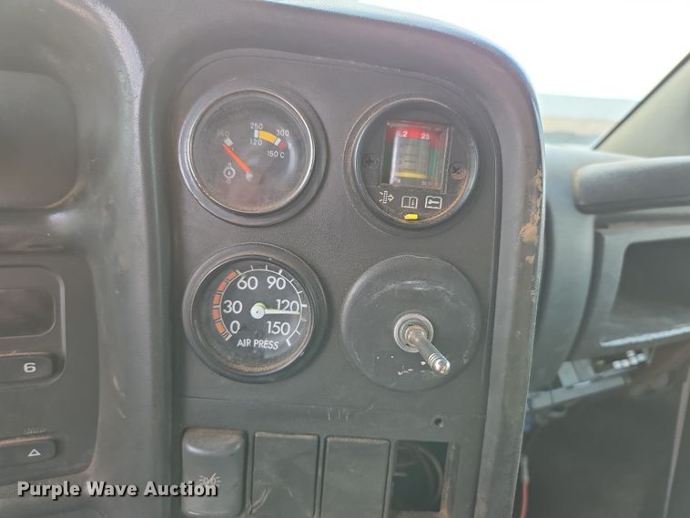 image for item DP6259 2006 GMC C7500 utility / service truck