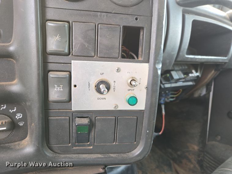 image for item DP6259 2006 GMC C7500 utility / service truck