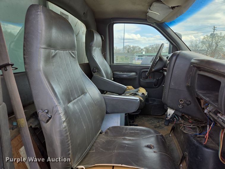 image for item DP6259 2006 GMC C7500 utility / service truck