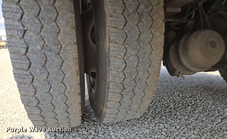 image for item DP6259 2006 GMC C7500 utility / service truck