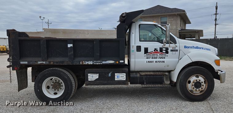 image for item DP6261 2005 Ford F750 Super Duty dump truck