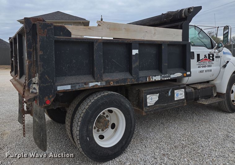 image for item DP6261 2005 Ford F750 Super Duty dump truck