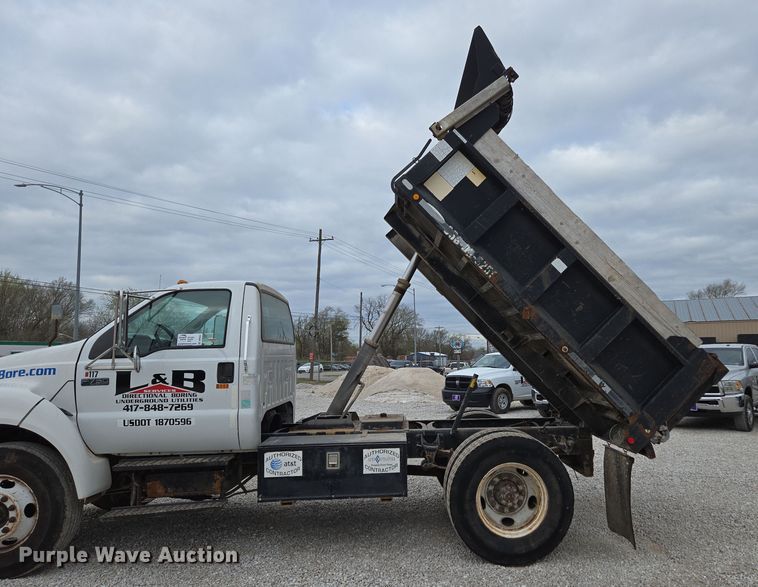 image for item DP6261 2005 Ford F750 Super Duty dump truck