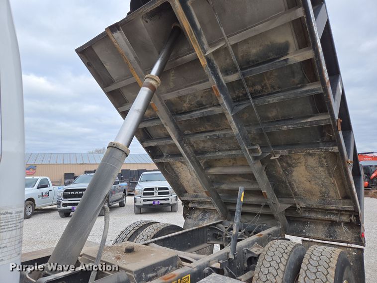 image for item DP6261 2005 Ford F750 Super Duty dump truck