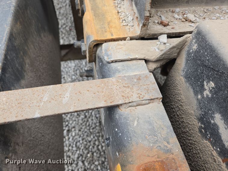 image for item DP6261 2005 Ford F750 Super Duty dump truck