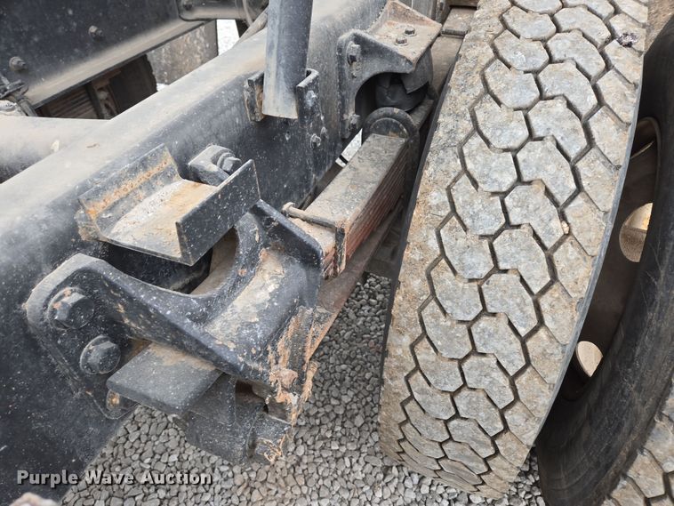 image for item DP6261 2005 Ford F750 Super Duty dump truck