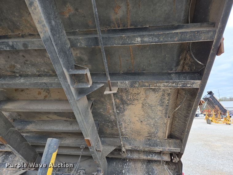 image for item DP6261 2005 Ford F750 Super Duty dump truck