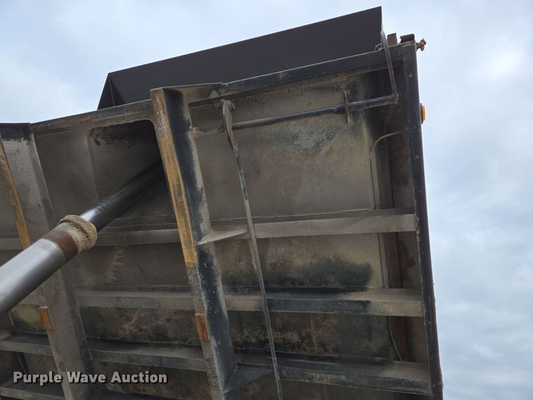 image for item DP6261 2005 Ford F750 Super Duty dump truck