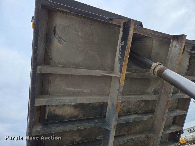 image for item DP6261 2005 Ford F750 Super Duty dump truck