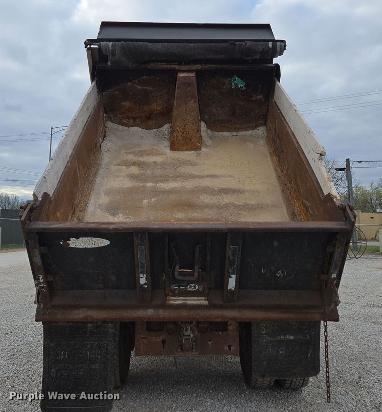 image for item DP6261 2005 Ford F750 Super Duty dump truck