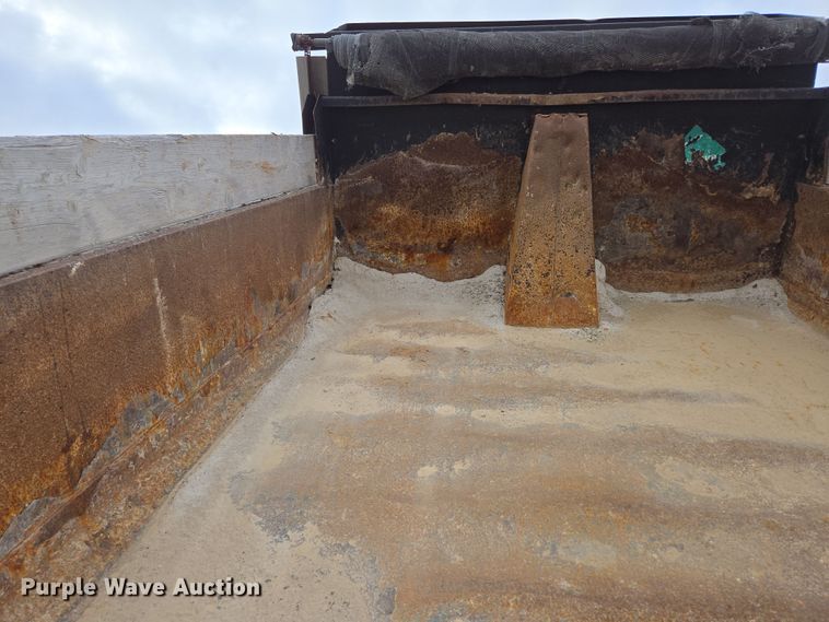 image for item DP6261 2005 Ford F750 Super Duty dump truck