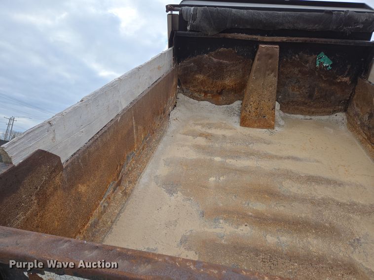 image for item DP6261 2005 Ford F750 Super Duty dump truck