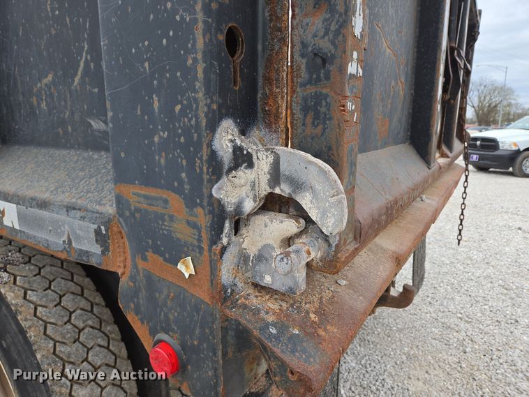 image for item DP6261 2005 Ford F750 Super Duty dump truck