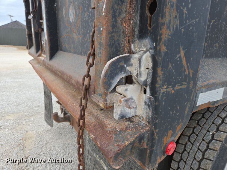 image for item DP6261 2005 Ford F750 Super Duty dump truck