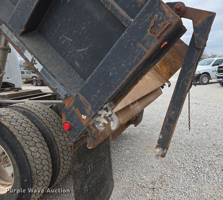 image for item DP6261 2005 Ford F750 Super Duty dump truck