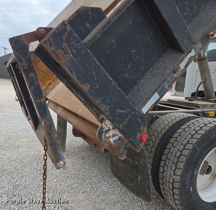 image for item DP6261 2005 Ford F750 Super Duty dump truck