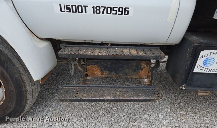 image for item DP6261 2005 Ford F750 Super Duty dump truck