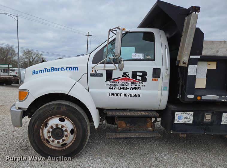 image for item DP6261 2005 Ford F750 Super Duty dump truck