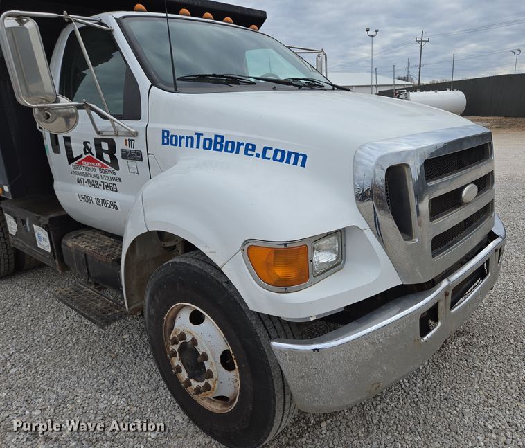 image for item DP6261 2005 Ford F750 Super Duty dump truck