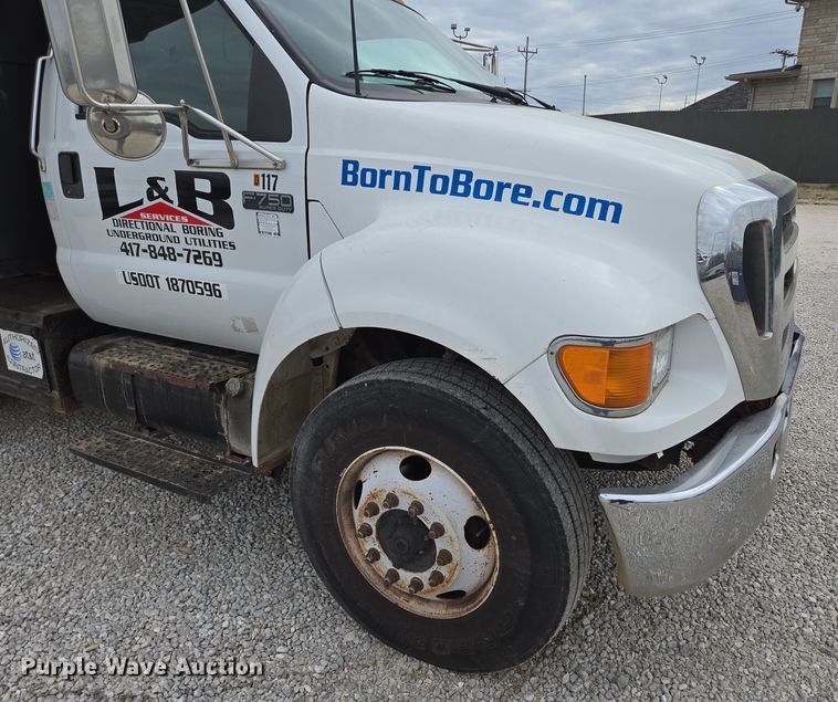image for item DP6261 2005 Ford F750 Super Duty dump truck